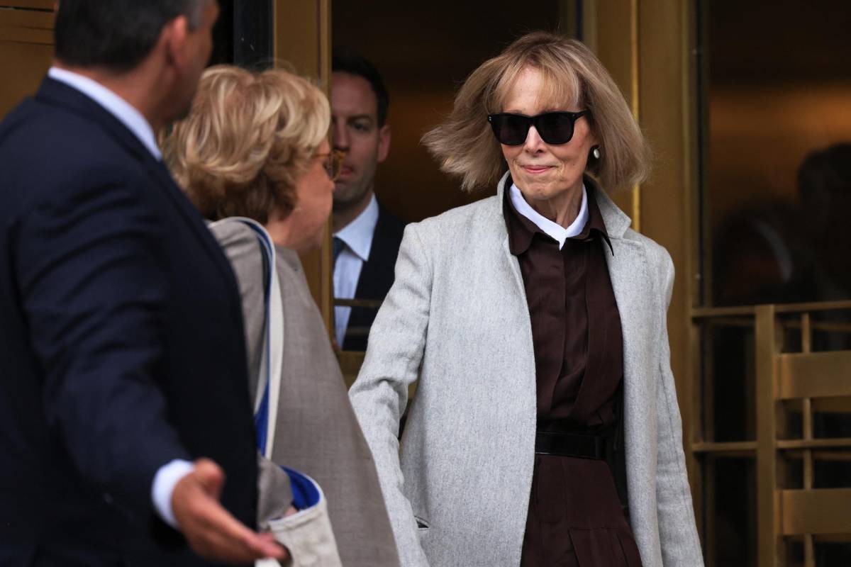 La escritora E. Jean Carroll afirmó que Trump la violó durante su testimonio en el juicio civil contra el magnate.