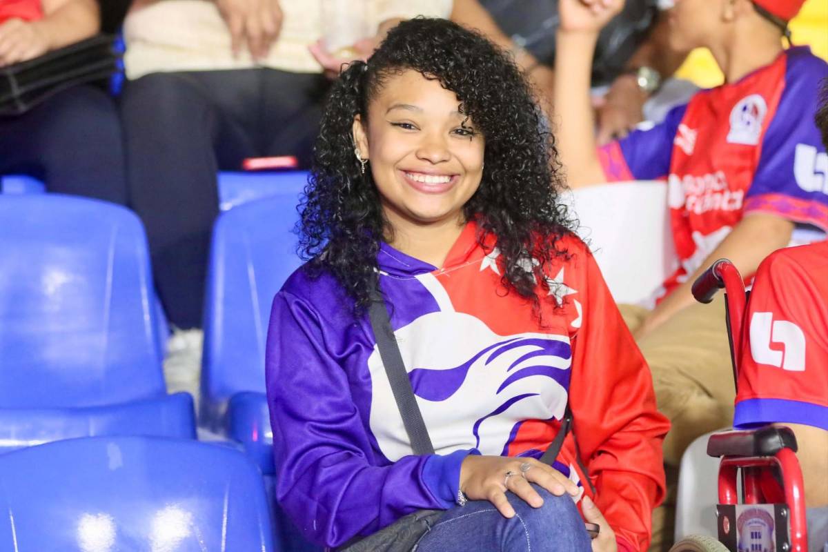 Olimpia vs Firpo: enfado de Spiderman, la pareja de la Ultra y quién es la colocha