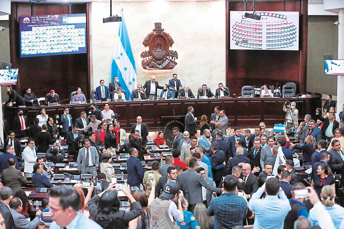 Si políticos cumplen, la Corte tendrá nuevos magistrados