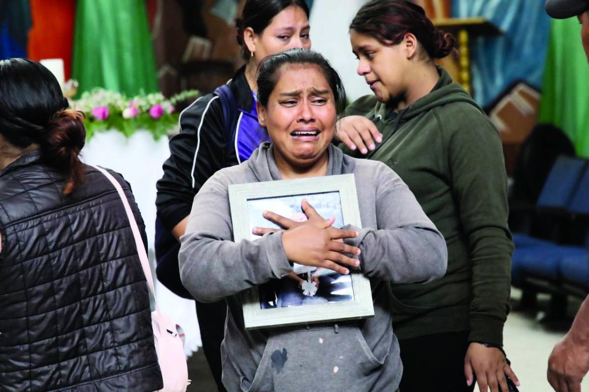 “Era mi único hijo, me quitaron la única razón para vivir”: madre de estudiante ultimado