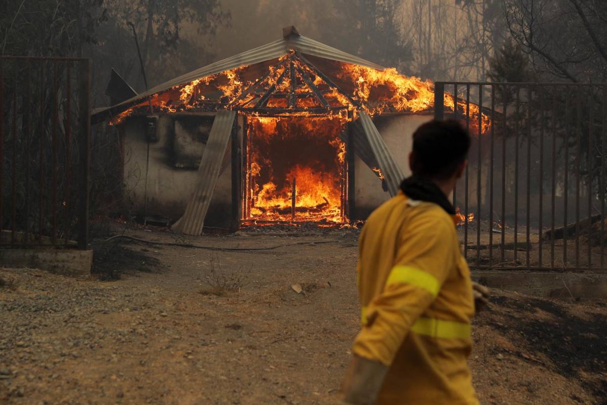 Asciende a siete el número de muertos en incendios de Chile