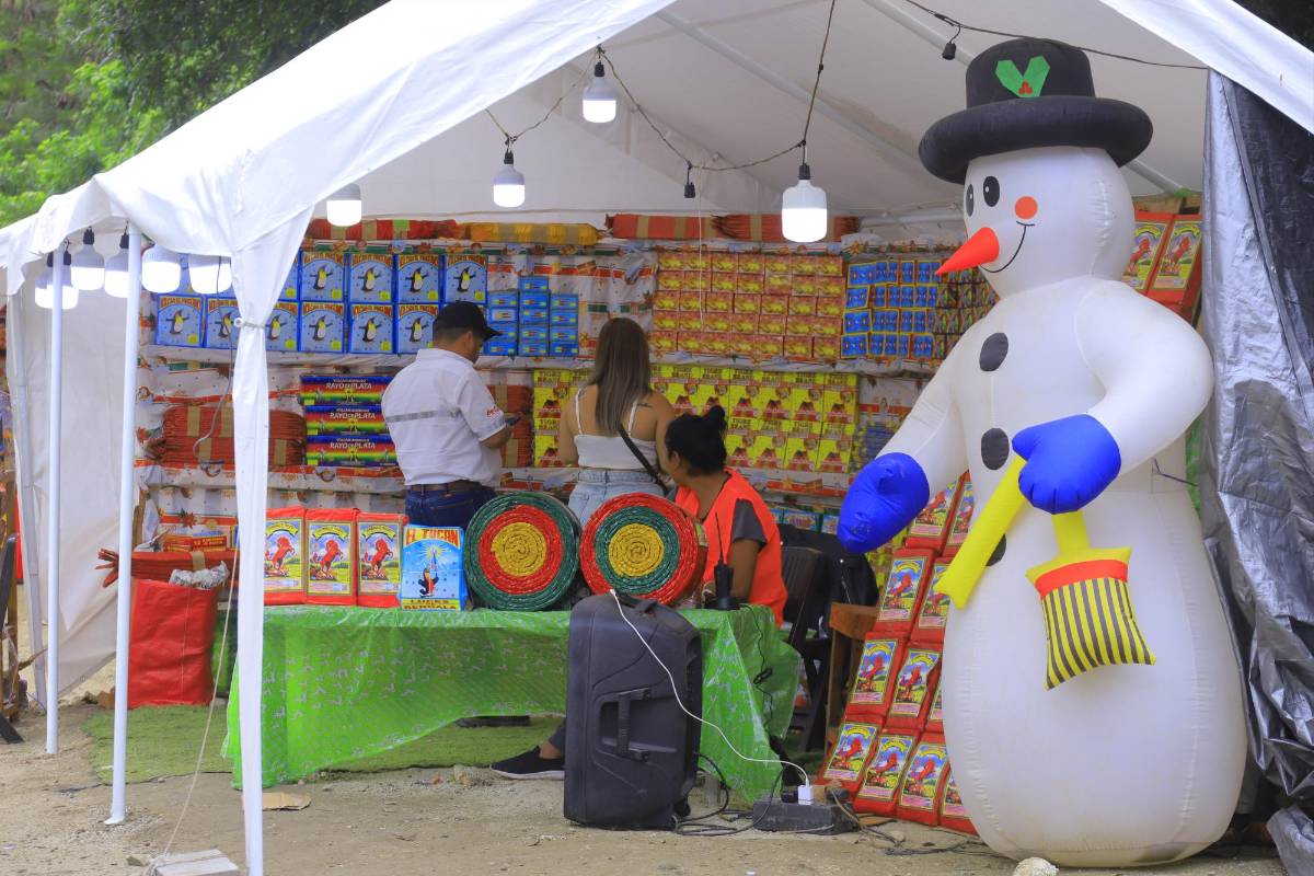 E<b>specialistas describen como desgarradoras sus experiencias atendiendo a niños quemados por pólvora. </b>