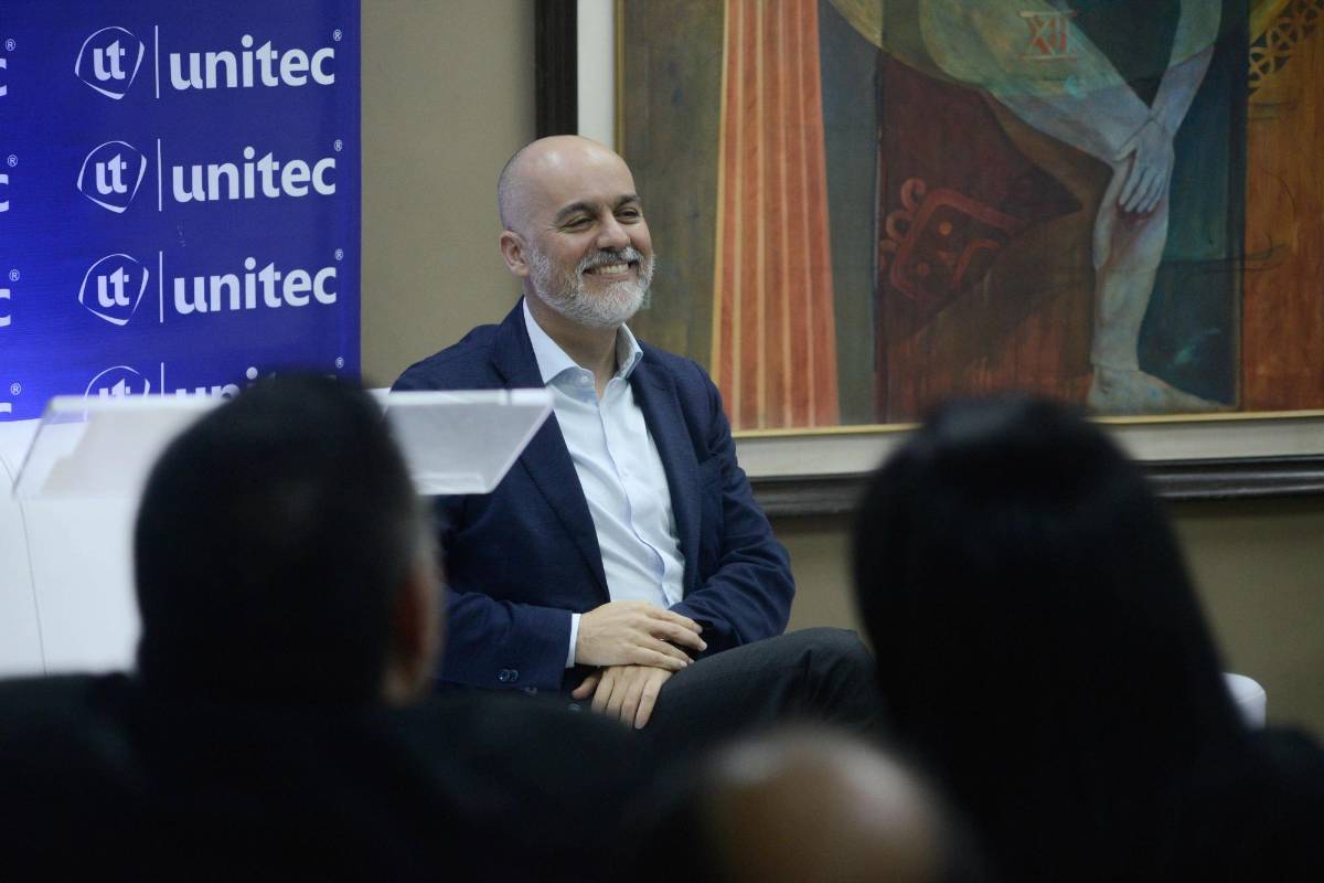 Jaume Segura presenta su libro “Tal vez, un día” en Unitec