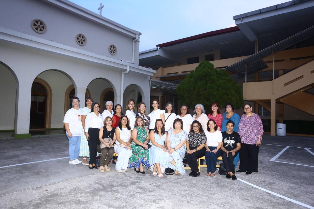 Lindas memorias en el 40 aniversario de excompañeras del María Auxiliadora