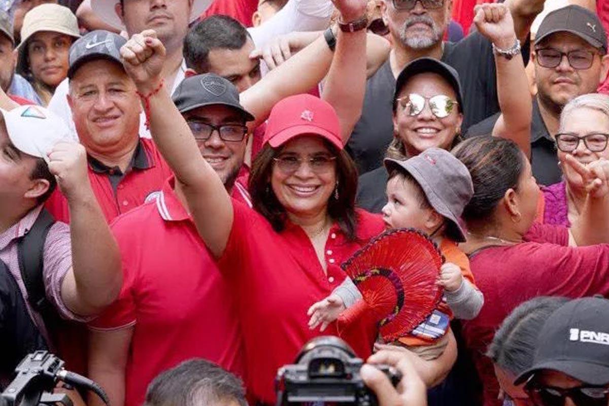 Rixi Moncada dice no temer a una candidatura de Salvador Nasralla