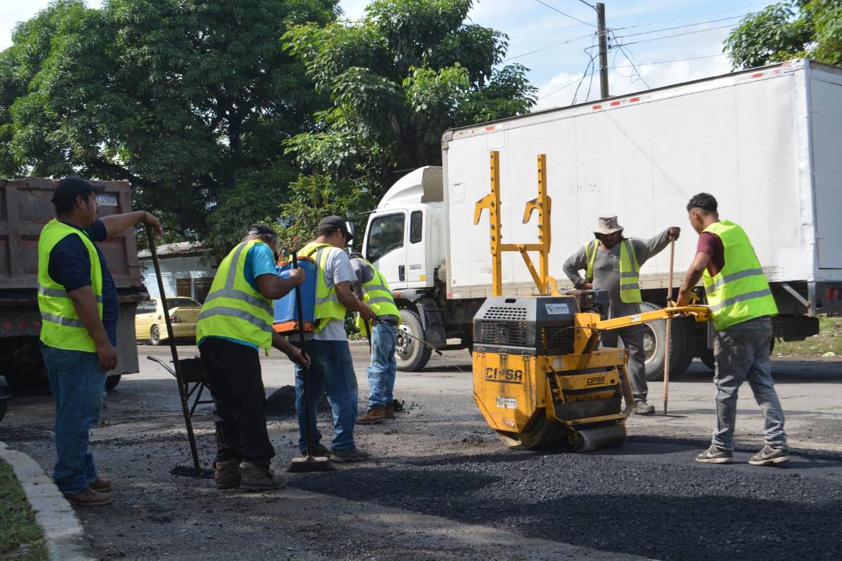 Comienzan a tapar los baches del segundo anillo de San Pedro Sula