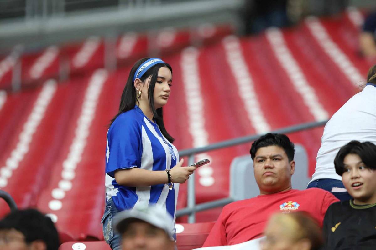 Bellezas en el Panamá-Honduras, periodista cautiva y chica mexicana enamoró