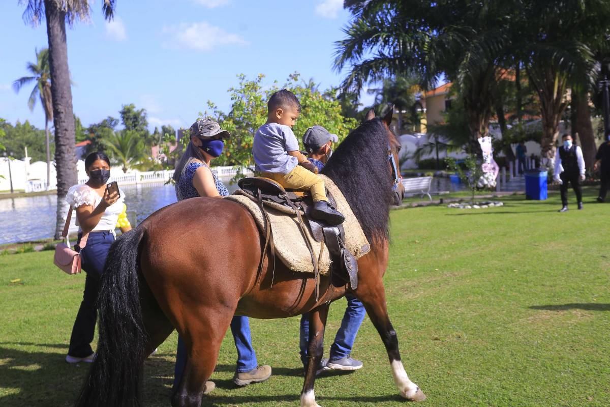 Gozo por el primer añito de Emma Valentina Valladares Mejía