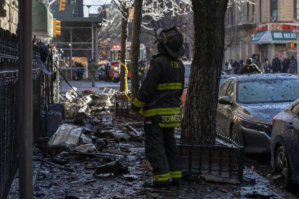 Grave incendio en edificio de viviendas de Nueva York deja varios heridos