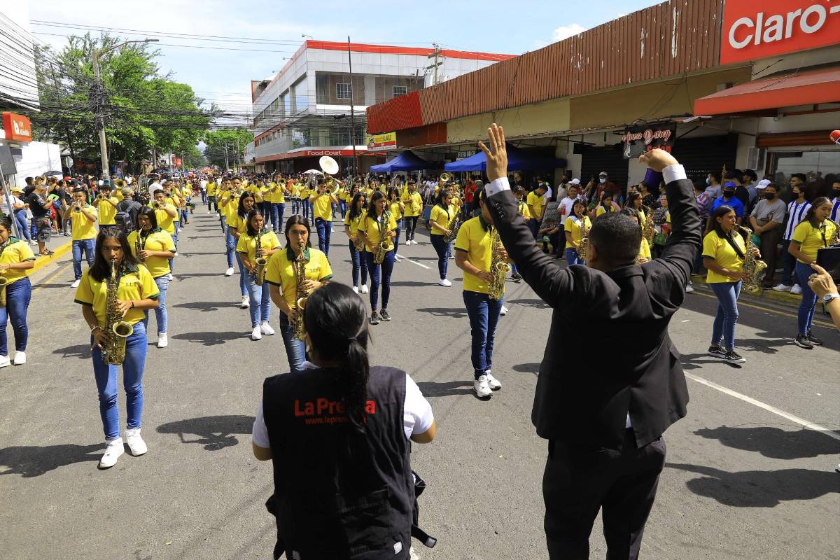 Bandas de desfiles patrios: un espectáculo inolvidable