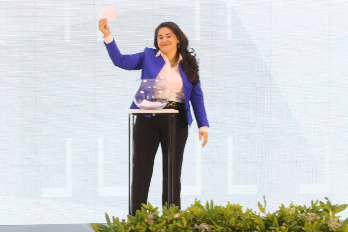 Áspero saludo de Cálix y Ochoa, Chano con bandera de USA, baile de Doris y lo que dijo Nasralla