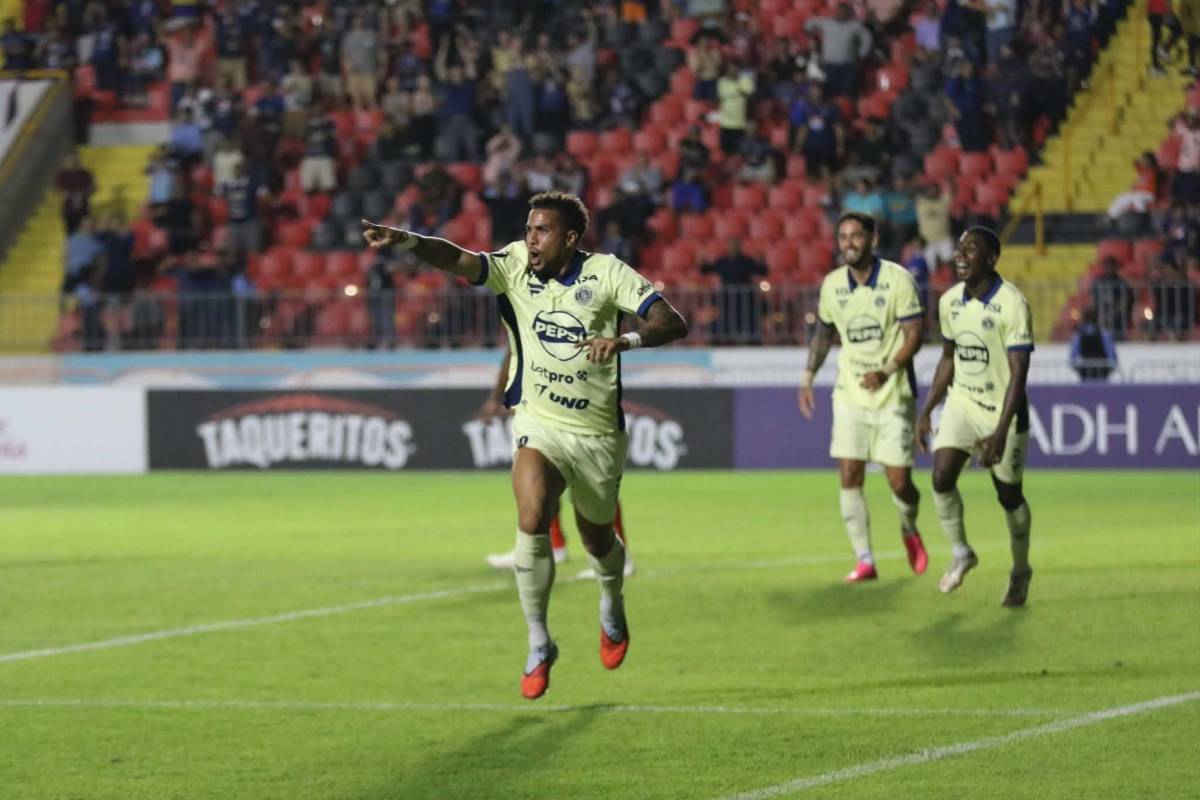 Motagua celebra, exOlimpia presente y las lindas chicas que enamoraron en el Nacional