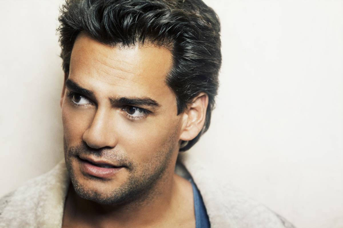 VIDEO: Así fue captado el actor Cristian de la Fuente besando a una mujer que no es su esposa