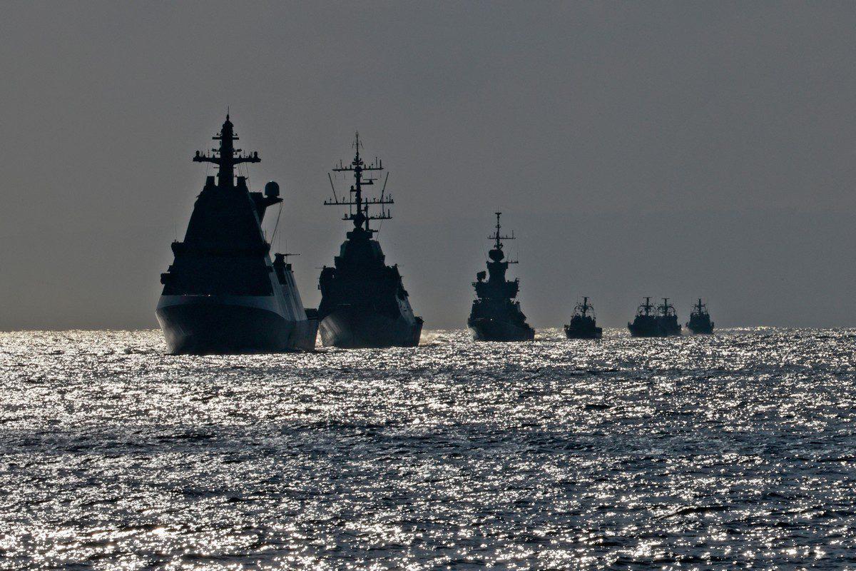 Rusia comienza grandes maniobras en el mar Negro con buques de guerra