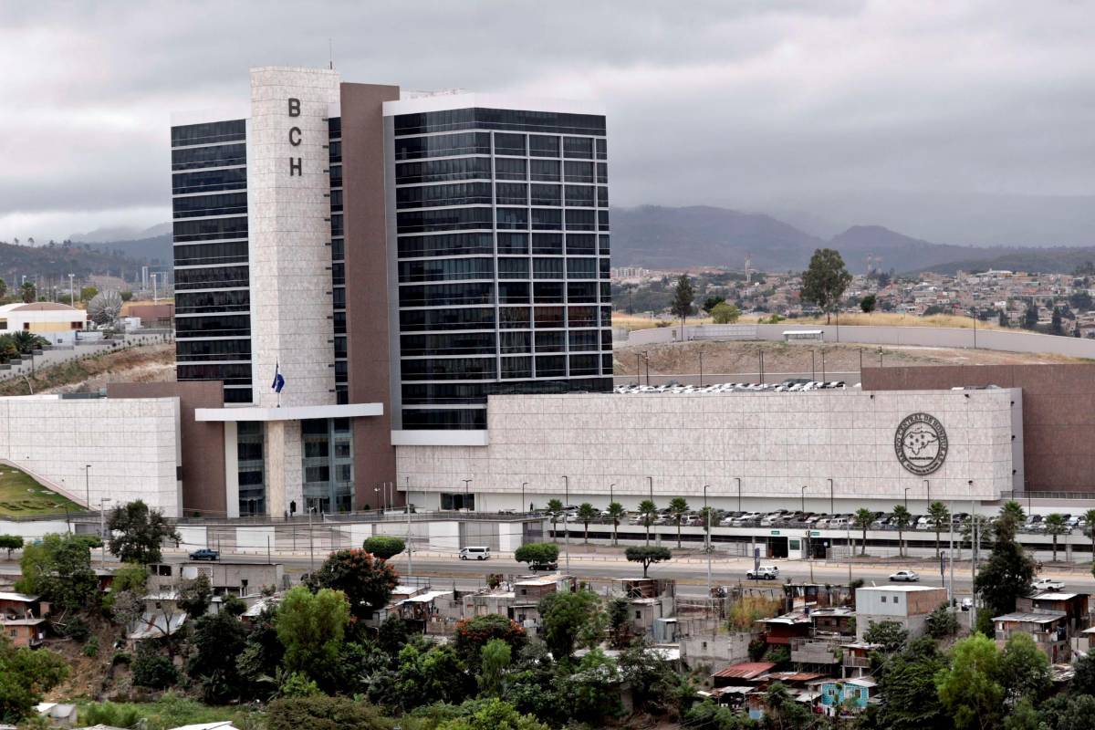 Finanzas queda facultada para emitir bonos soberanos en 2023