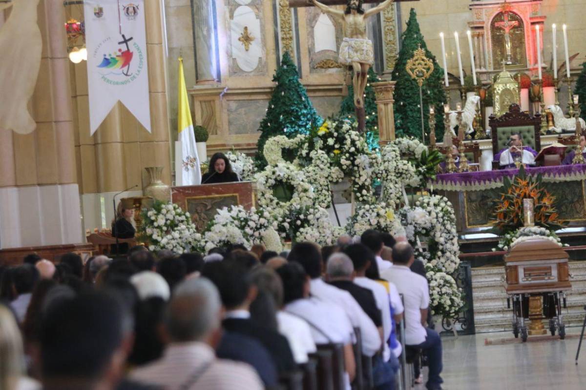 Familia y amigos despiden a don Emilio Larach con emotiva misa