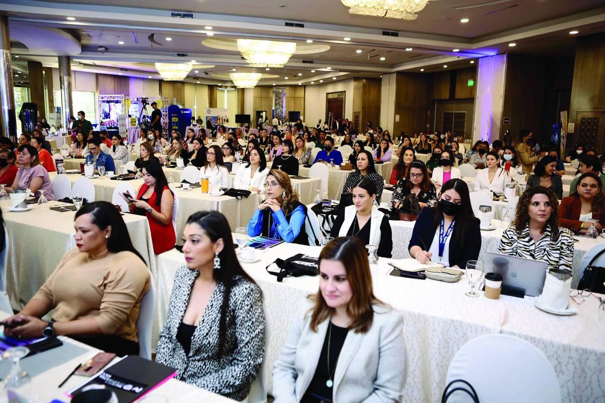 Honduras supera a El Salvador en inclusión de mujeres en cargos ejecutivos