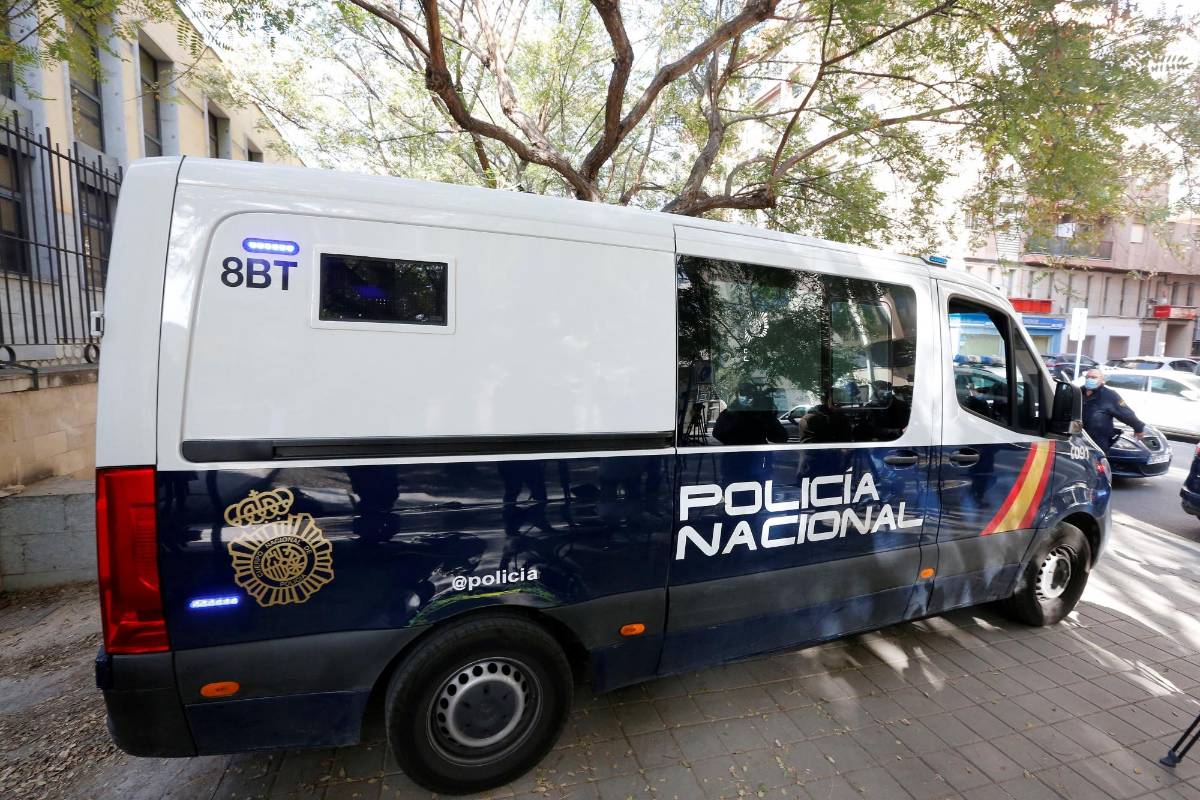 Adolescente mata a sus padres y hermano después que le quitaron el wifi