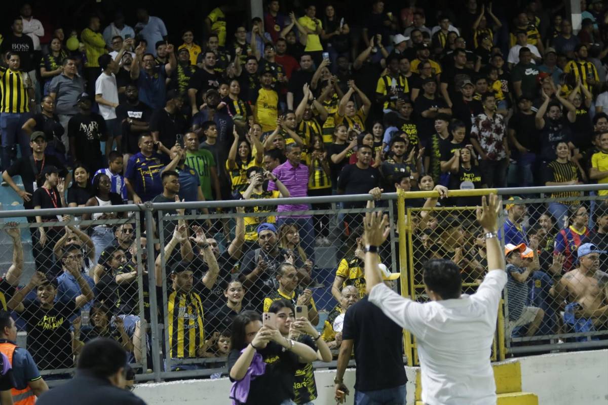 Zafarrancho en el Morazán, inesperado héroe de Real España, locura y tristeza de Motagua