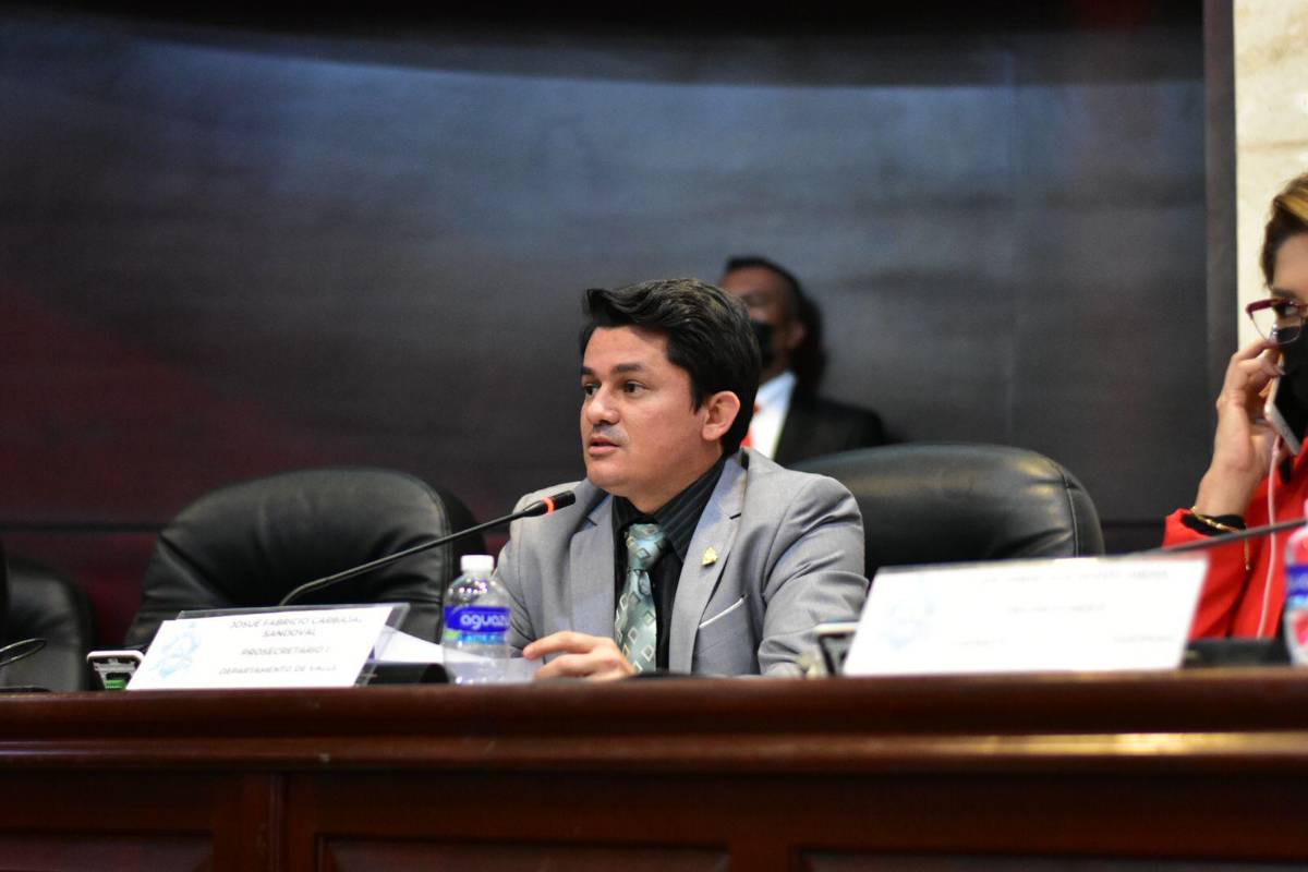 Denuncian a diputado Fabricio Sandoval por “nombramientos de dedo” en Valle