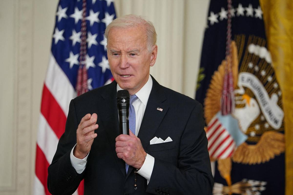 Biden pide prohibir las armas de asalto tras los últimos tiroteos en EEUU