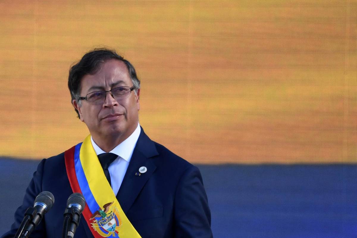 Nuevo gobierno de Colombia propone ley para que los ricos paguen más impuesto