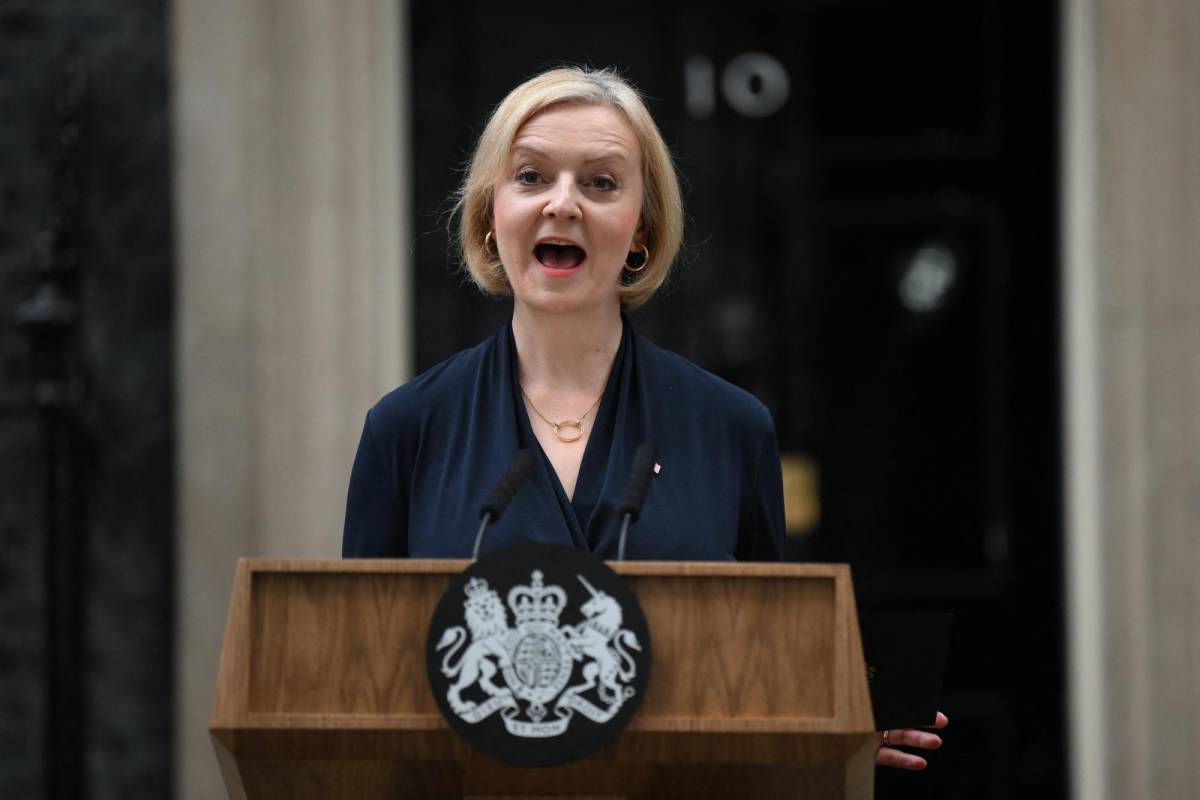 La primera ministra británica Liz Truss anuncia su dimisión