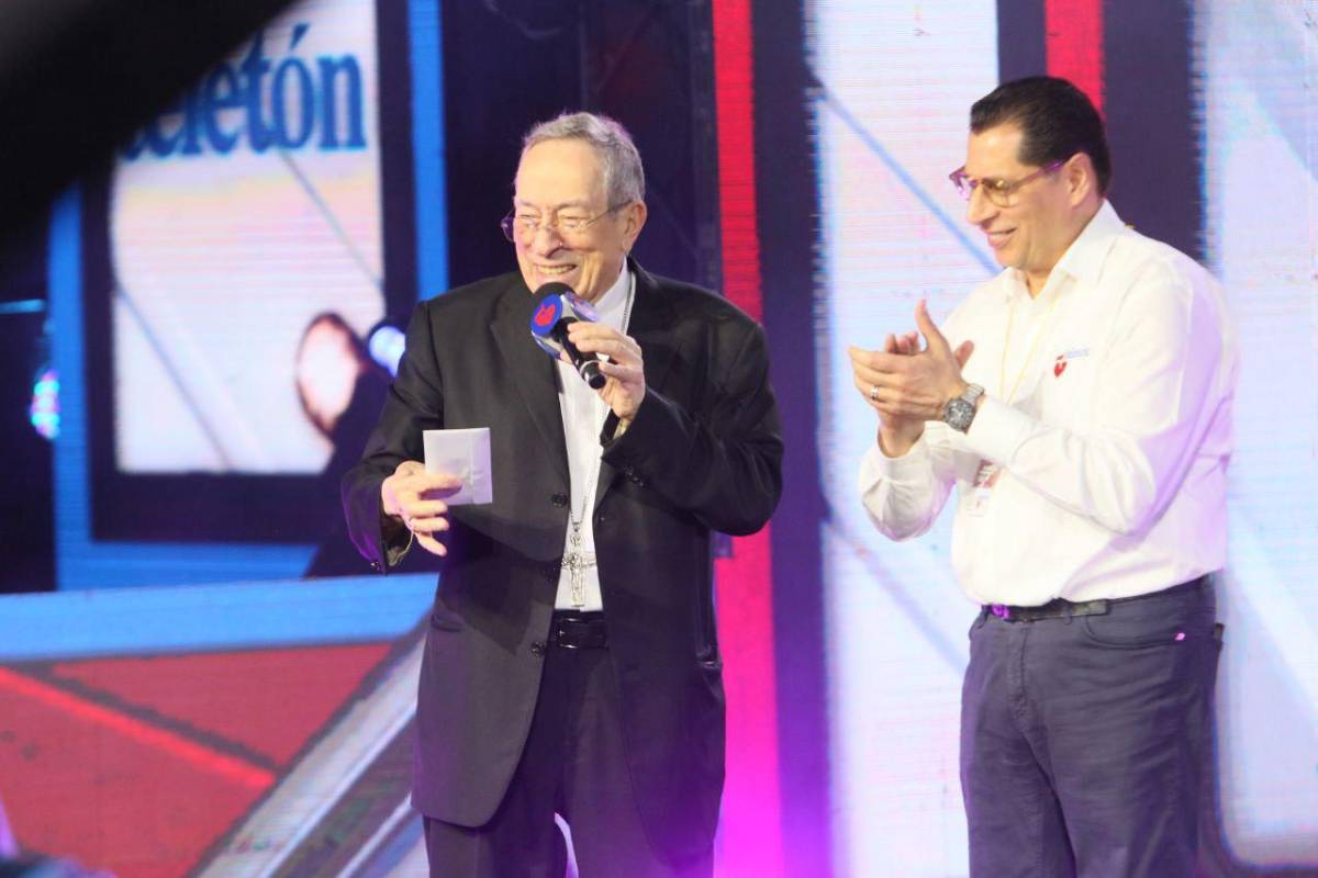 Donaciones, amor y música: así se vive el ambiente en la Teletón 2025