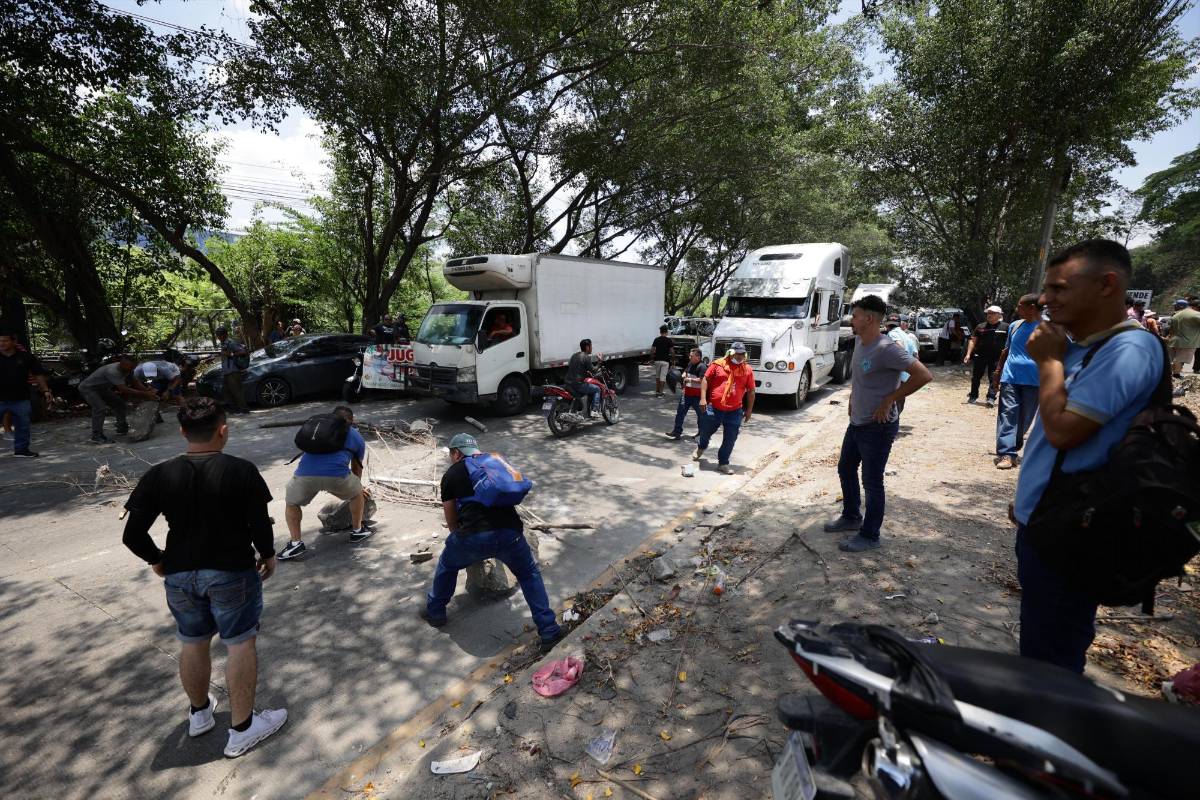 Iván Velásquez no llegó a retirar dinero y Policía lo tilda de mentiroso