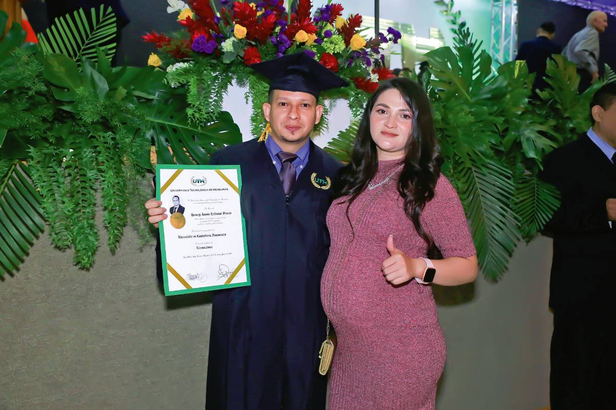 UTH gradúa a 170 nuevos profesionales