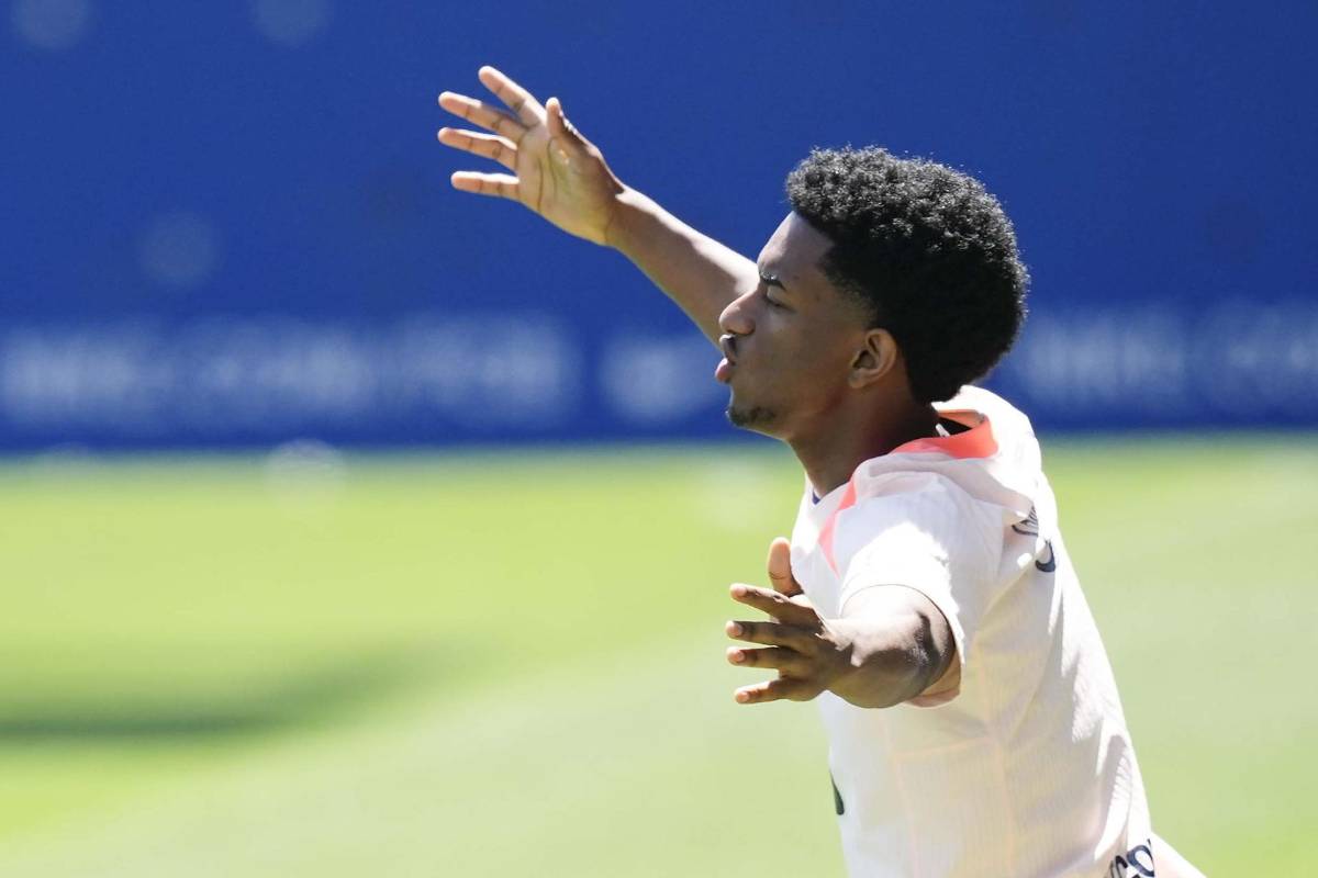 Hansi Flick lo dejó fuera y el jugador se iría del Barcelona: Hablé con él