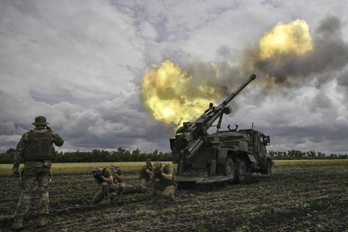 Macron desafía a Rusia y anuncia el envío de nuevas armas a Ucrania