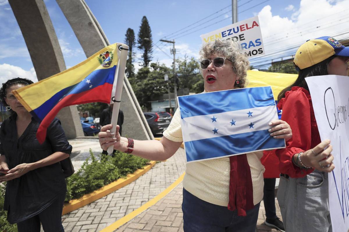 Venezolanos en Honduras protestan contra Nicolás Maduro
