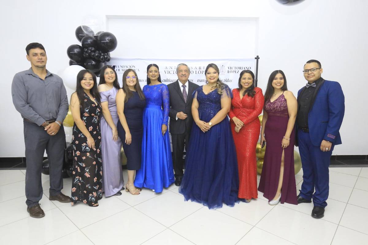 Fotos: Victoriano López festeja su 81 aniversario con gala artística