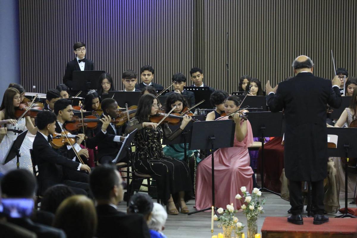 Fotos: Victoriano López festeja su 81 aniversario con gala artística