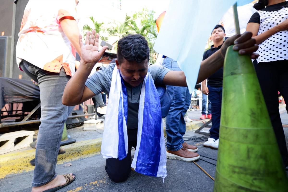 Impactantes imágenes de la caminata de oración en San Pedro Sula