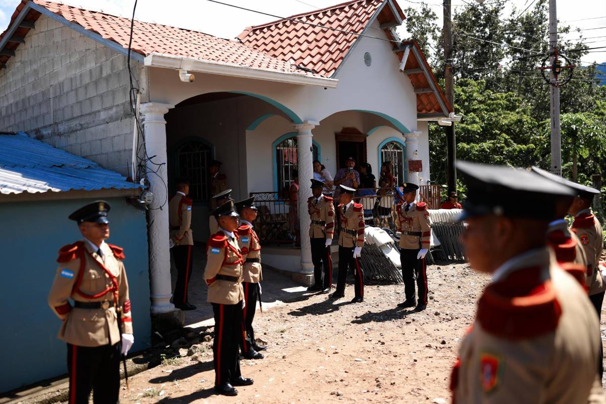 Mi hijo es un héroe: El desconsuelo de los padres del inspector Kevin Pérez