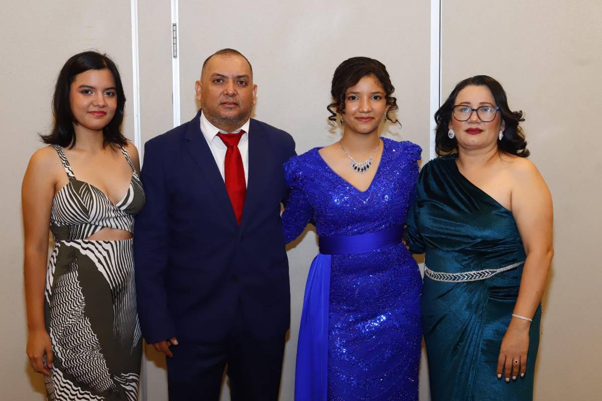 Seniors 2026 de la Canaan Christian Academy festejan su graduación