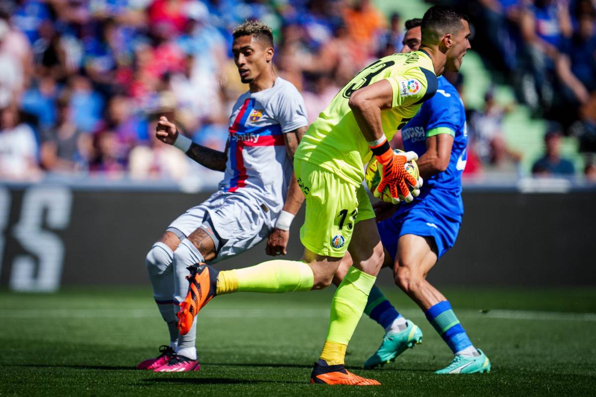 El portero David Soria del Getafe fue figura con varias intervenciones.