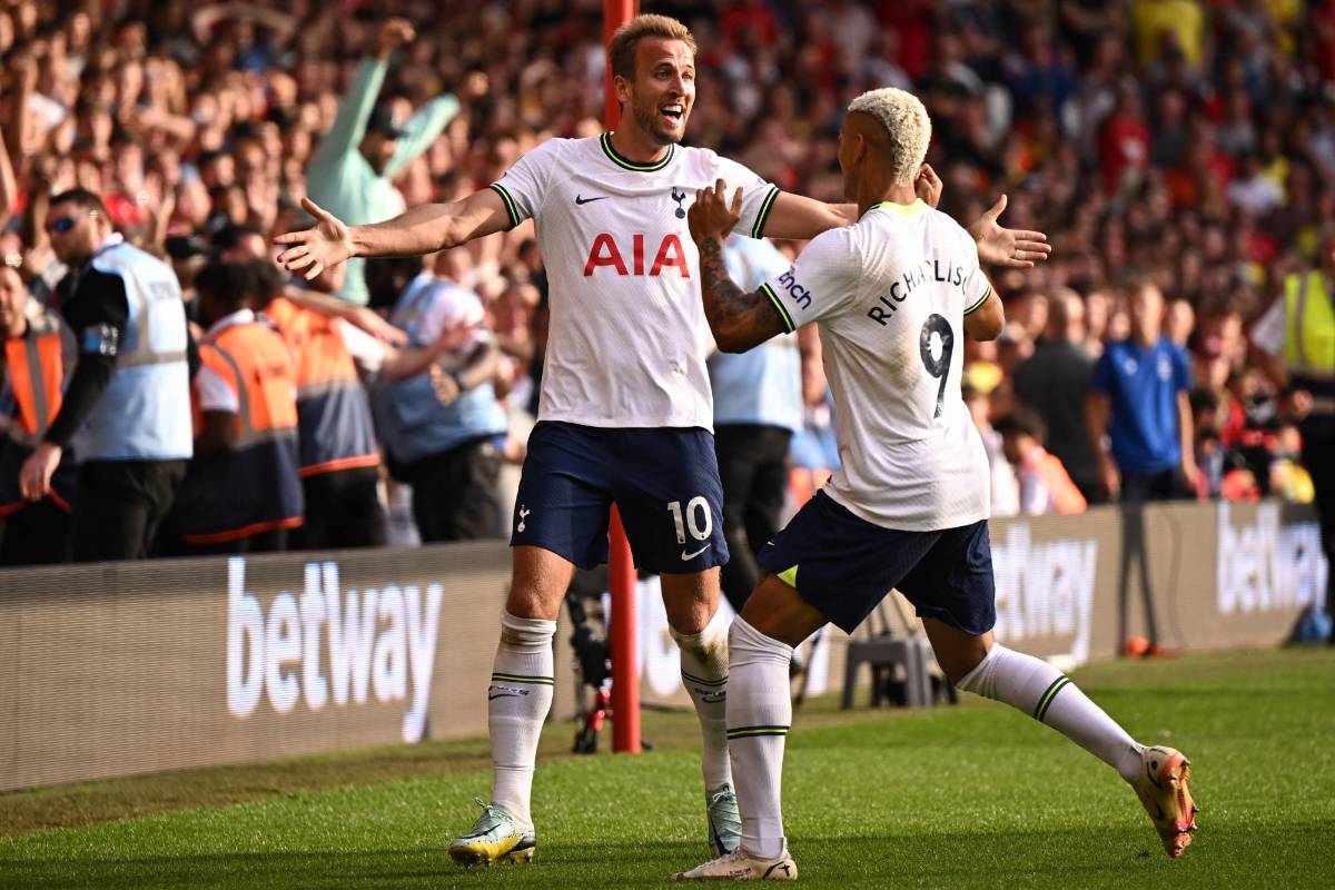 Harry Kane marcó un doblete en el triunfo del Tottenham ante el Nottingham Forest