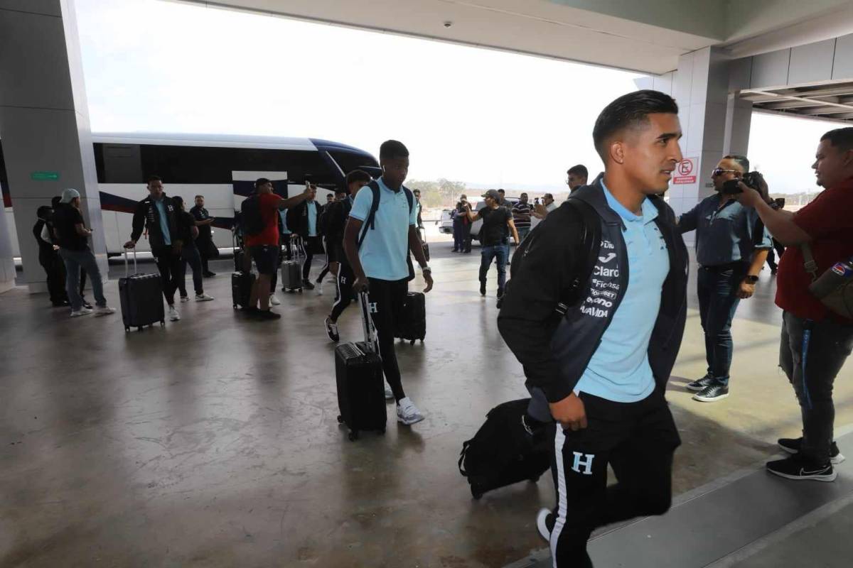 La Selección de Honduras viaja este sábado rumbo a Estados Unidos a una semana del repechaje ante Costa Rica.