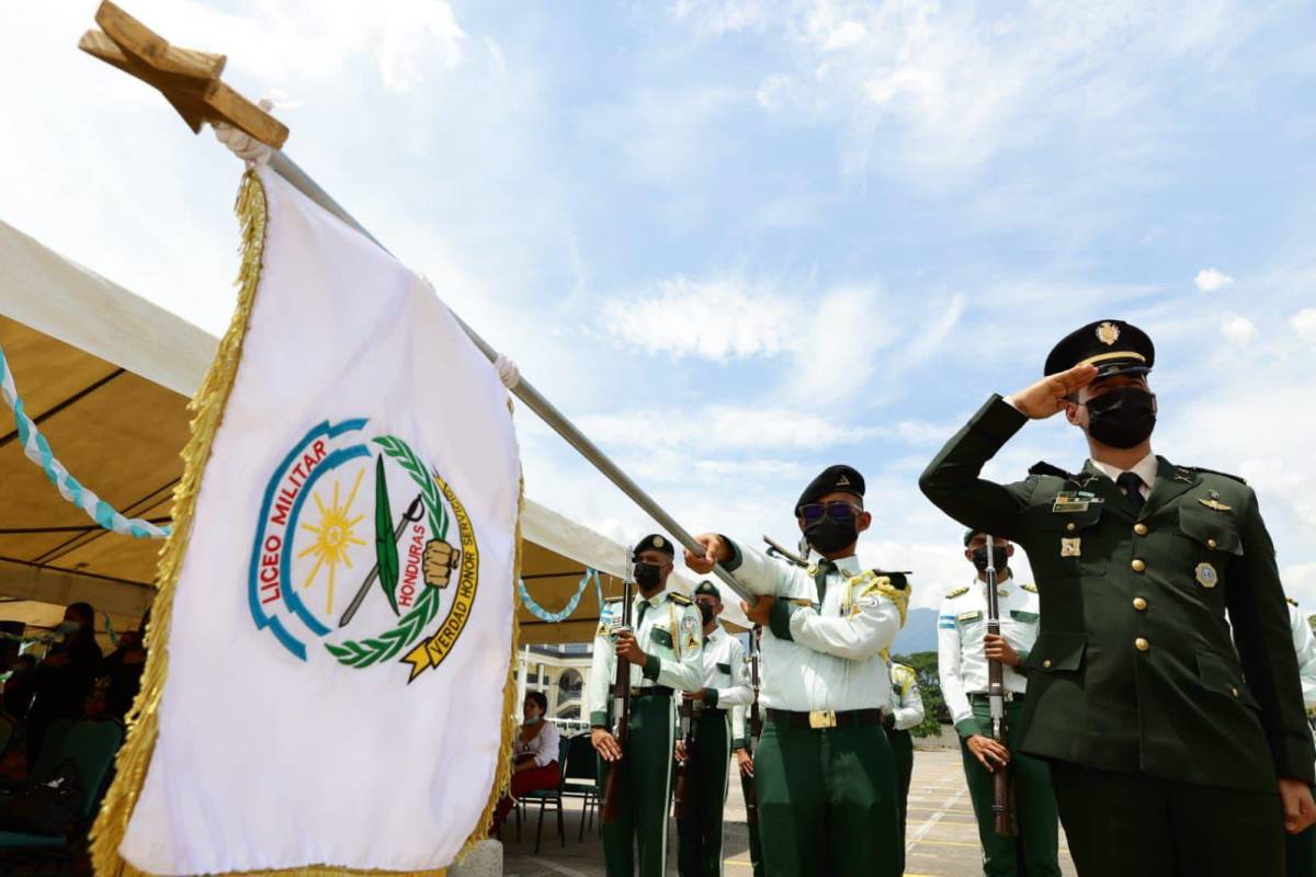 Los miembros del Liceo Militar deleitaron a los presentes.