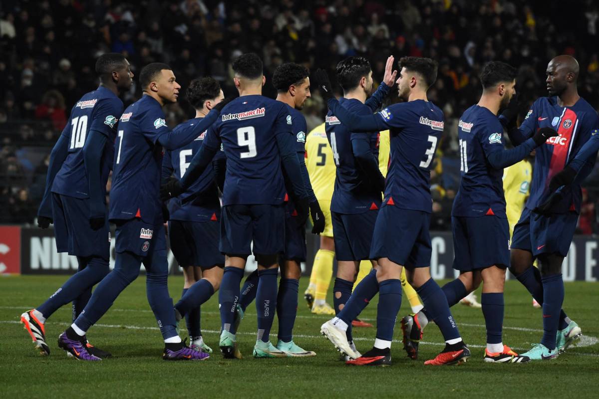 Mbappé se despachó con un doblete en la goleada del PSG ante el Orleans en la Copa de Francia.