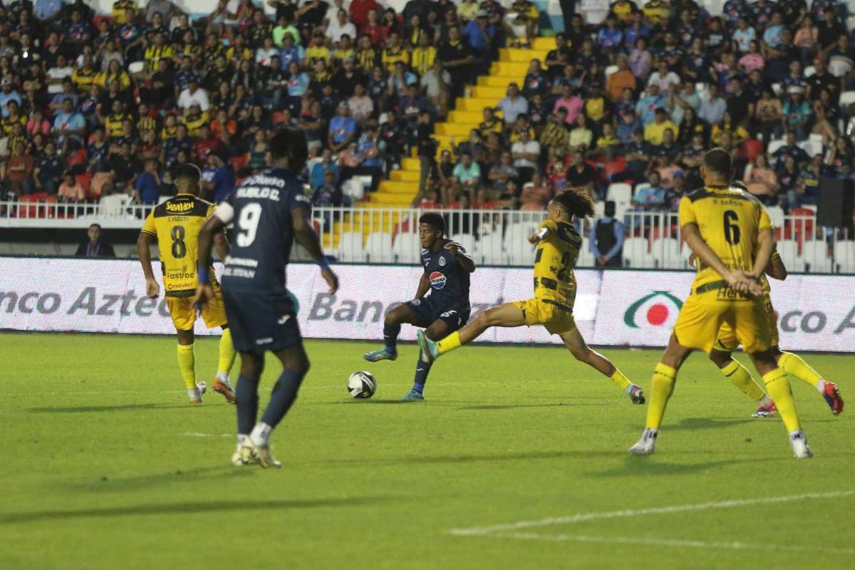 Motagua cae en el primer tiempo en el Nacional.