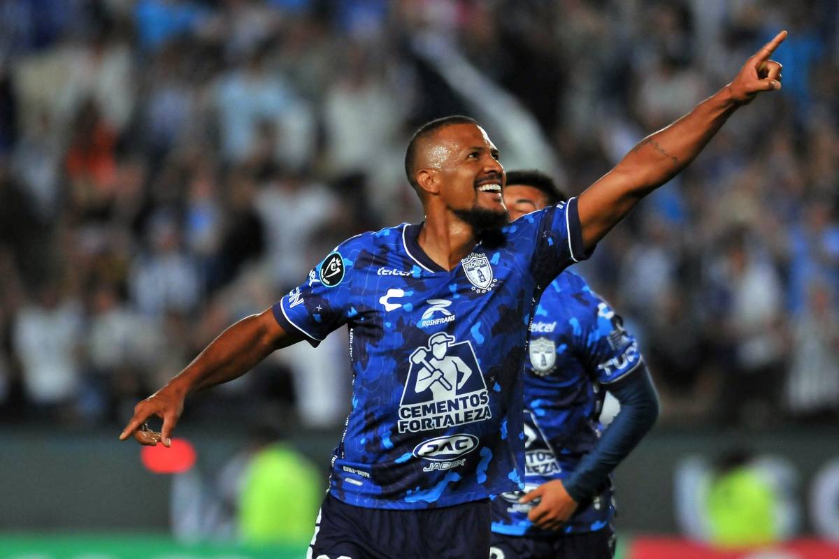 El venezolano Salomón Rondón se destapó con un doblete ante Columbus Crew.