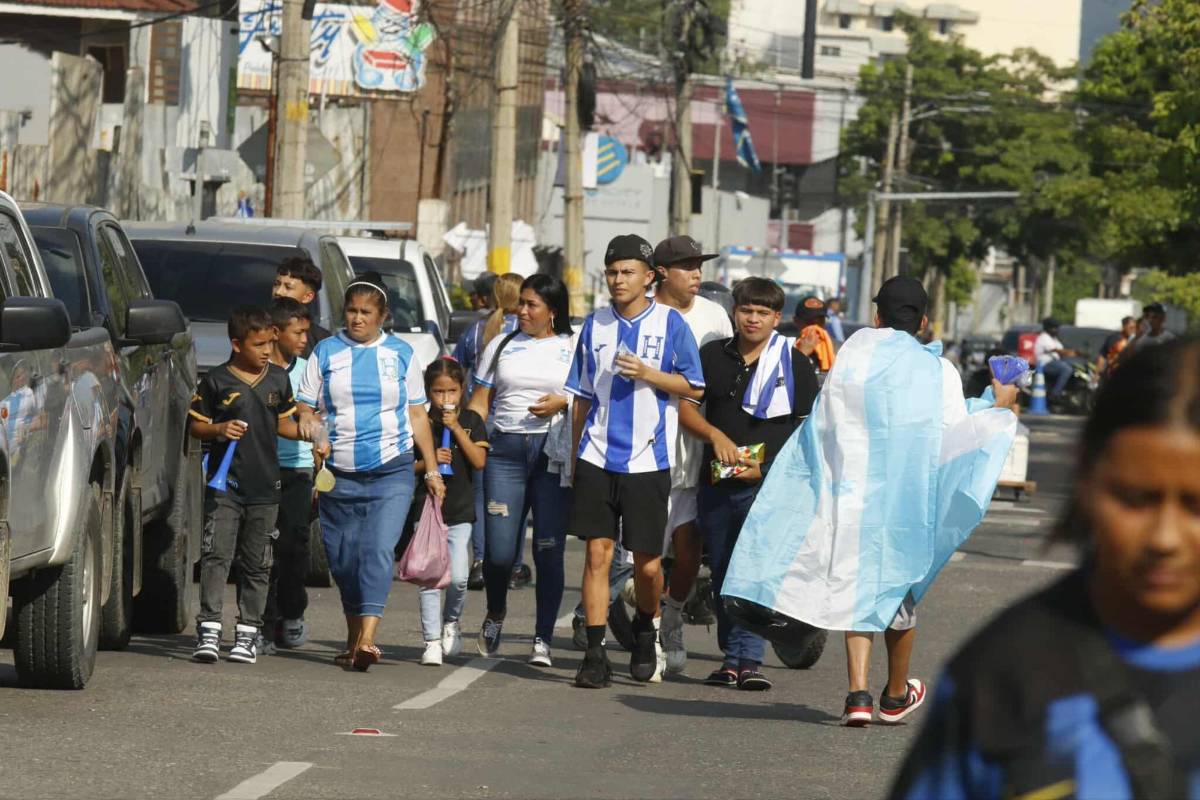 Ambientazo para el Honduras-Costa Rica, petición a Navas y gesto de 'alemán'