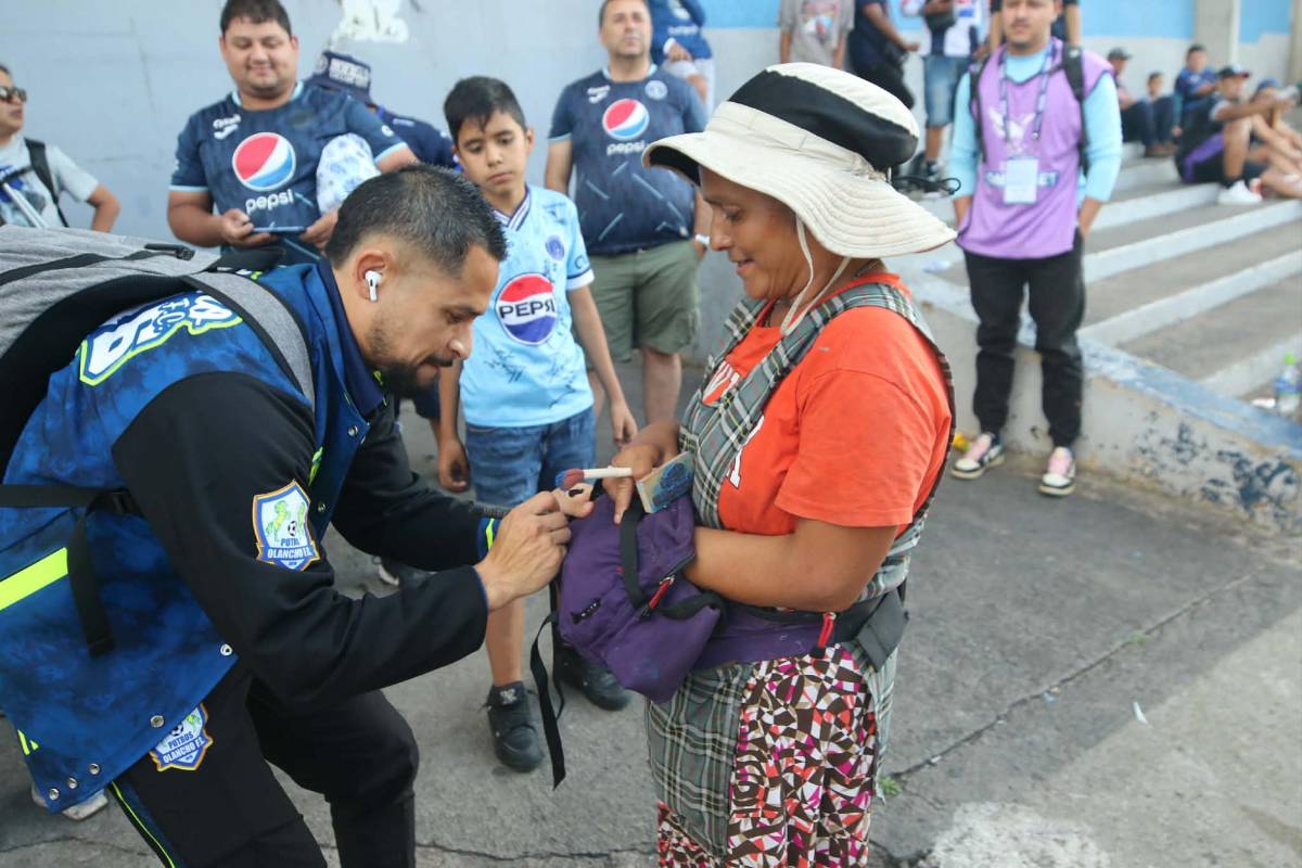 Motagua amarga al Olancho, nueva polémica, beso y lindas chicas en el Nacional