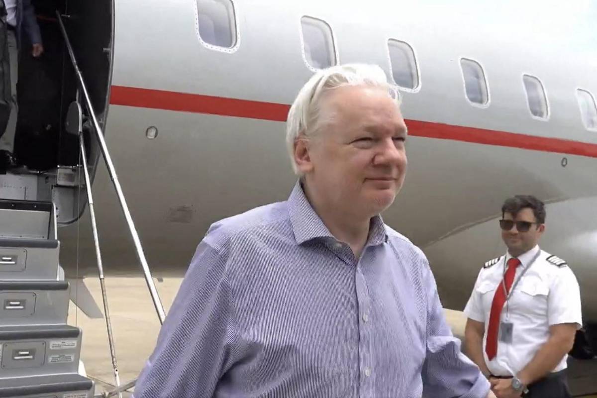 Julian Assange llega a territorio de Estados Unidos