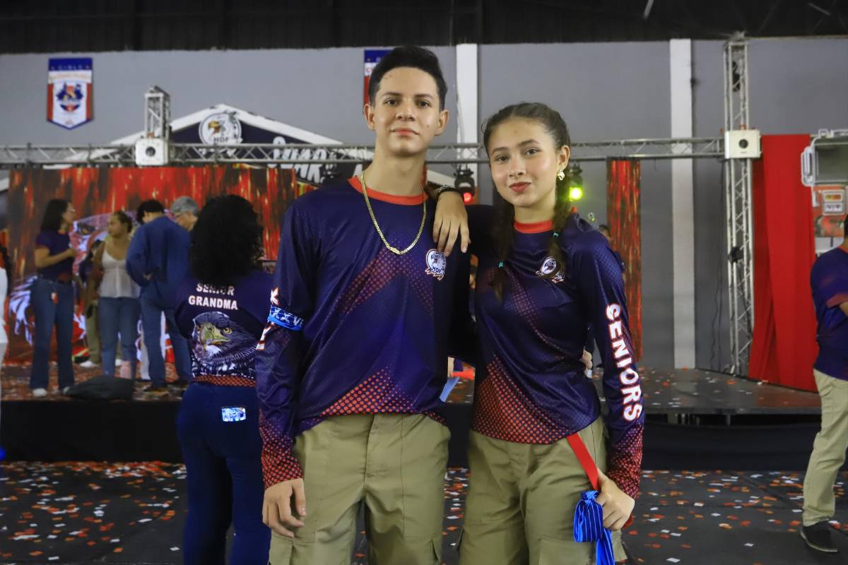 Seniors 2026 de la Freedom High School celebran su entrada triunfal