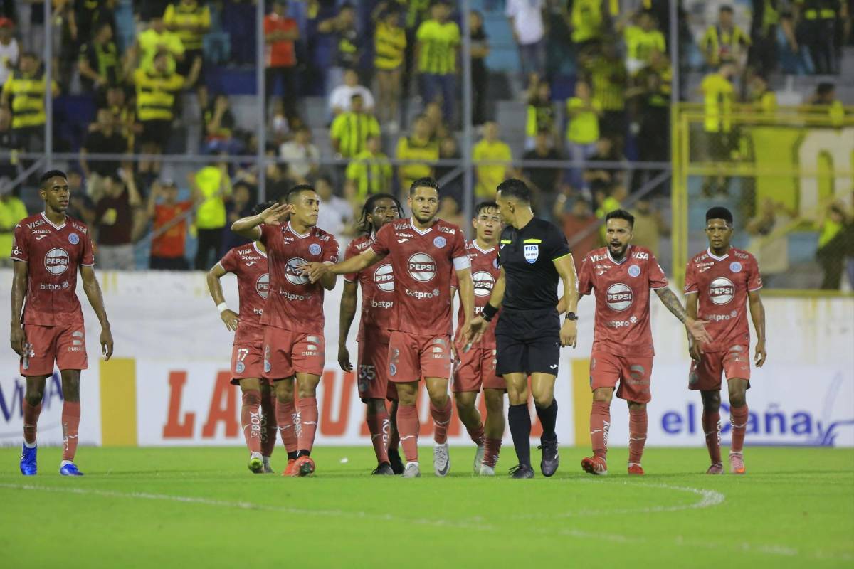Decepción en Real España, lágrimas y temor por caos tras eliminación vs Motagua